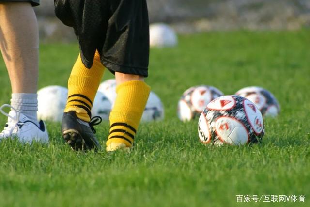 出线难题再成数学游戏，中国男篮亲手把自己逼到悬崖边